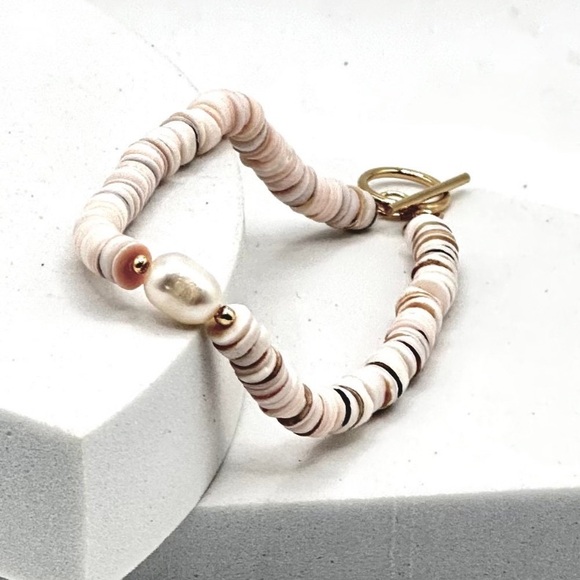 Natural Heishi Shell Bracelet, 14k Gold Filled Toggle Clasp & Freshwater Pearl - Picture 2 of 7
